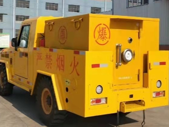 正宁凯龙爆破器材运输车：保障爆破任务的安全运行